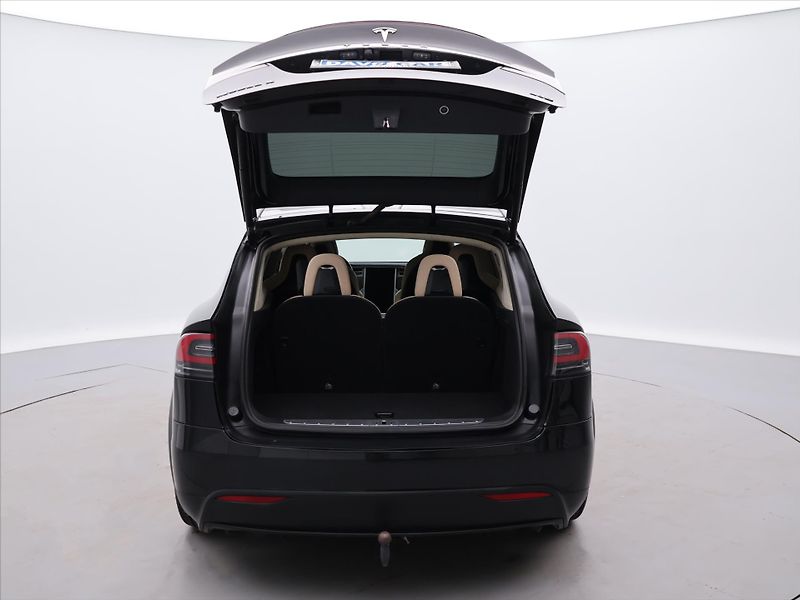 Tesla Model X 90D 386kW Tažné SoH 83,4% - fotka 10 z 32