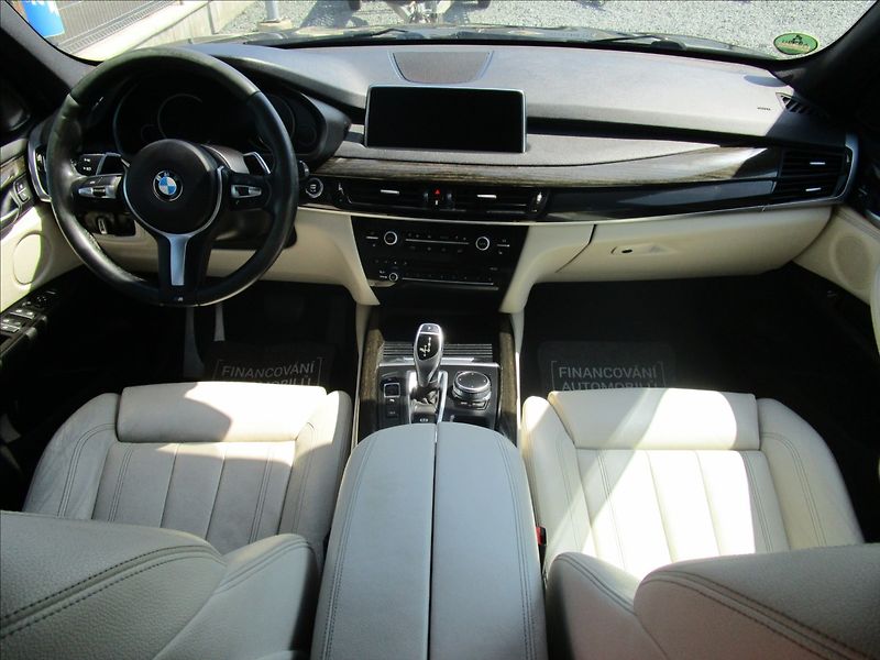 BMW X5 xDrive 30d M-Paket  ČR - fotka 16 z 70
