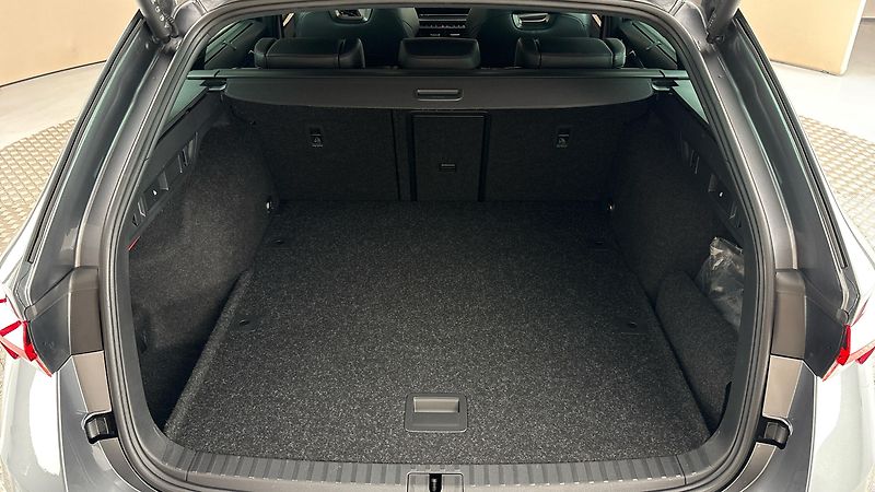 Škoda Octavia 2.0 TDI DSG 4x4 RS Combi - fotka 17 z 32