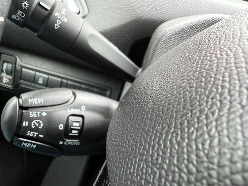 Peugeot 308 (2019) SW 1.2PT 96kW! ČR+1.majitel! - fotka 25 z 35