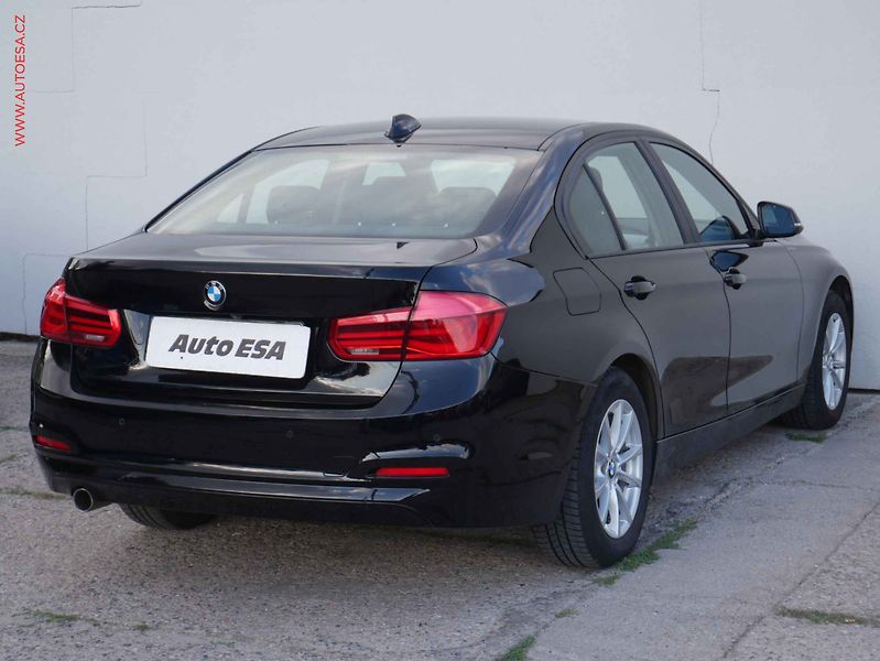 BMW Řada 3 (2018) 1.5i, 2.maj,ČR, servis.kniha - fotka 6 z 18