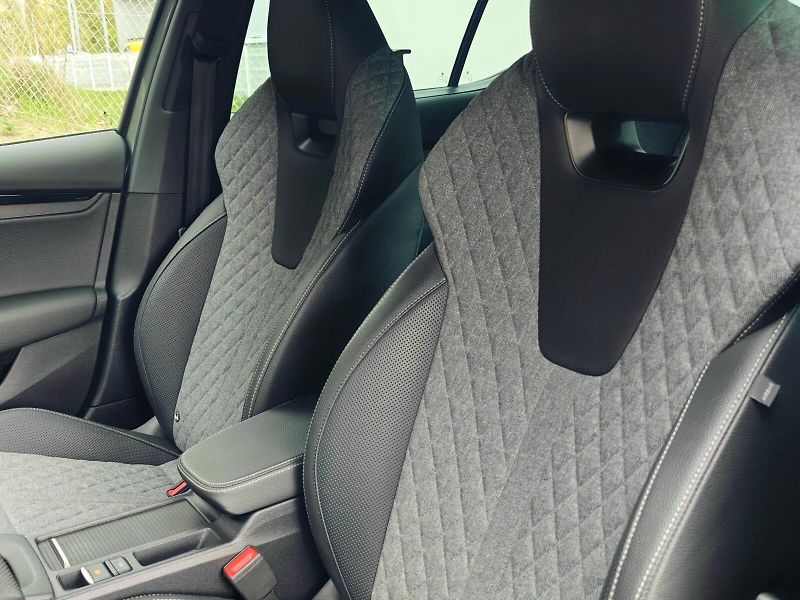 Škoda Octavia (2025) 2,0 TDI 110 kW Sportline DSG - fotka 12 z 42