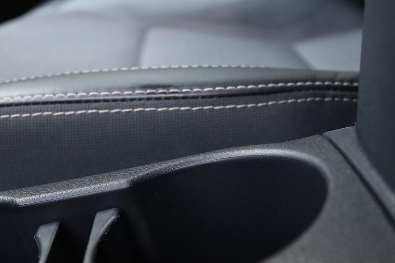 Toyota Corolla (2018) Toyota Corolla Sedan 1.6 - fotka 44 z 60