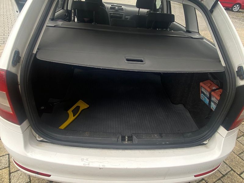 Škoda Octavia (2010) II Kombi 1.6 75kW - fotka 14 z 31