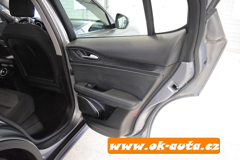 Alfa Romeo Stelvio 2.2 JTD Q4 SPORT 150 kW - DPH - fotka 23 z 60