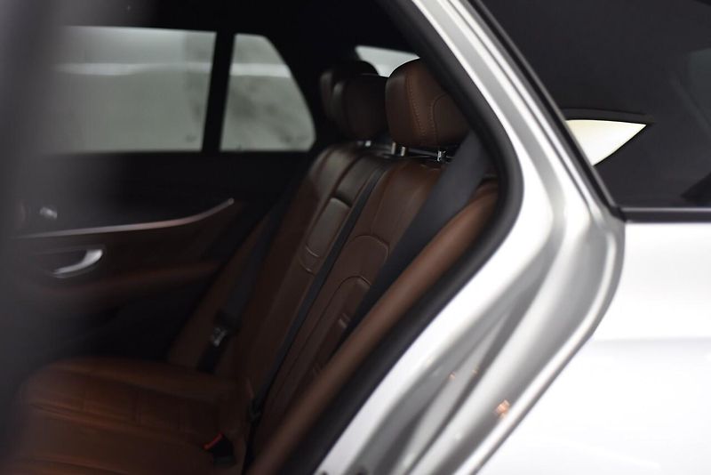 Mercedes-Benz Třídy E E53 AMG - fotka 19 z 22