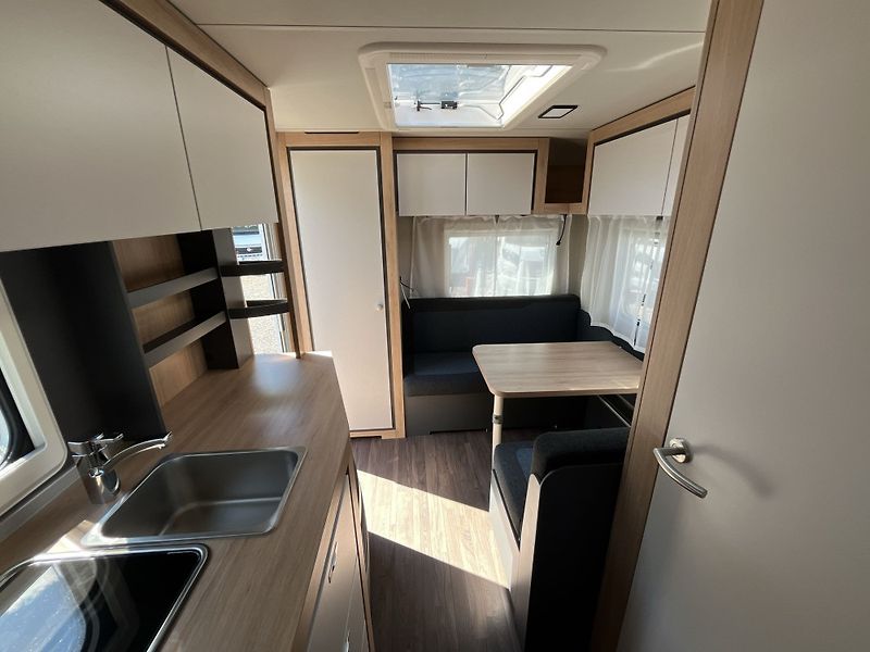 Knaus (2027) Sport 420 QD - fotka 17 z 19