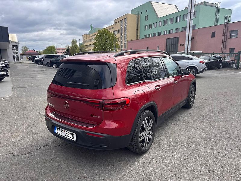 Mercedes-Benz EQB (2024) 300 4MATIC - fotka 7 z 19
