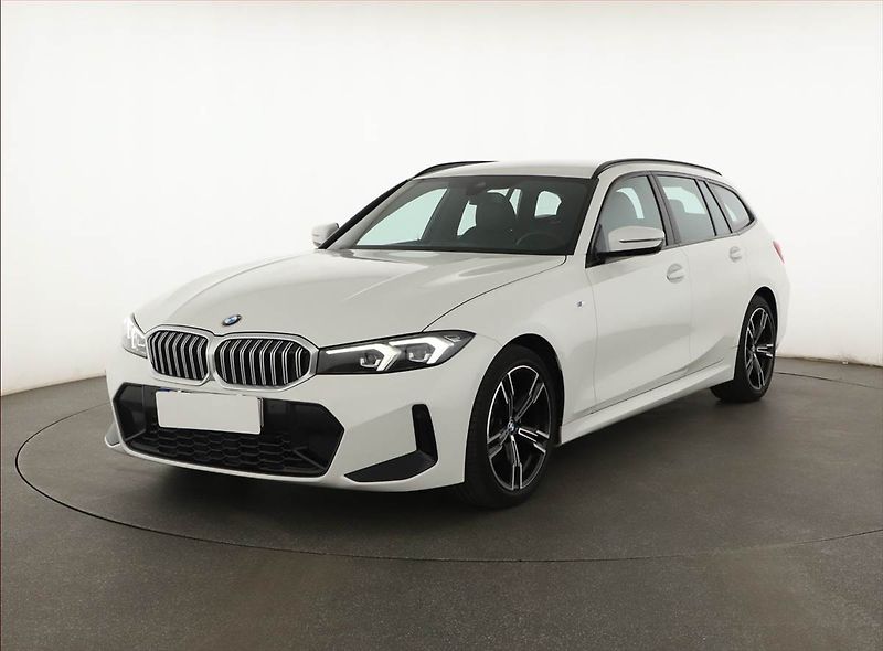 BMW Řada 3 (2023) 320 d xDrive - fotka 2 z 20