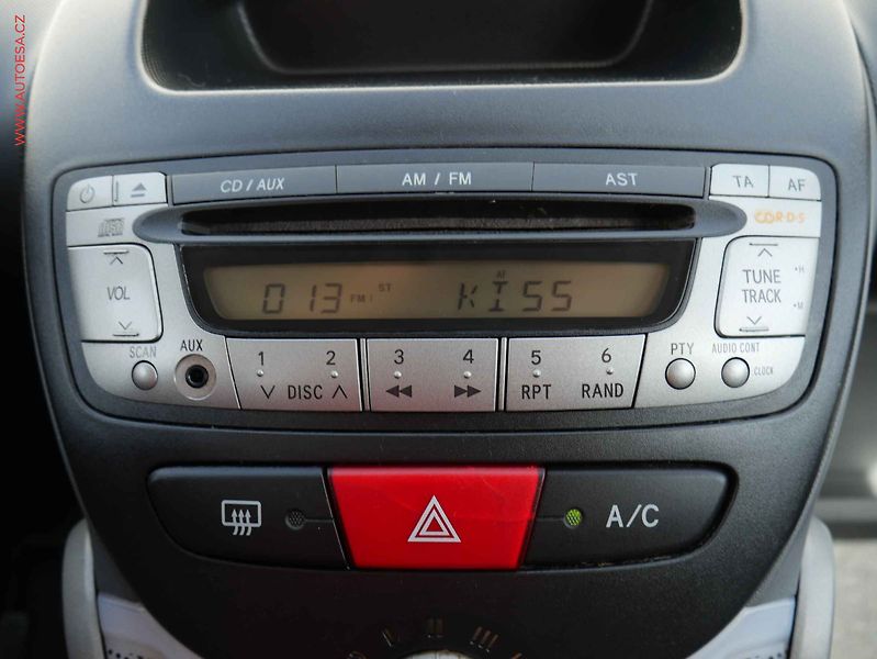 Citroën C1 (2010) 1.0i, AC, STK4/28 - fotka 13 z 14