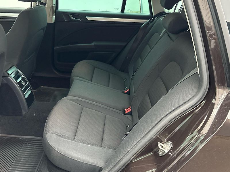 Škoda Superb AMBITION DSG - fotka 8 z 25