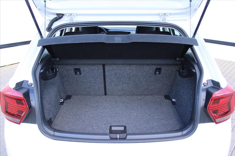 Volkswagen Polo 1.0TSI COMFORTLINE LED ČR - fotka 12 z 21