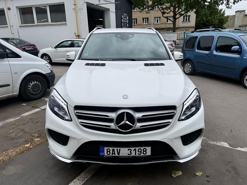 Mercedes-Benz GLE 250d 4M AMG Airmatic - fotka 32 z 53