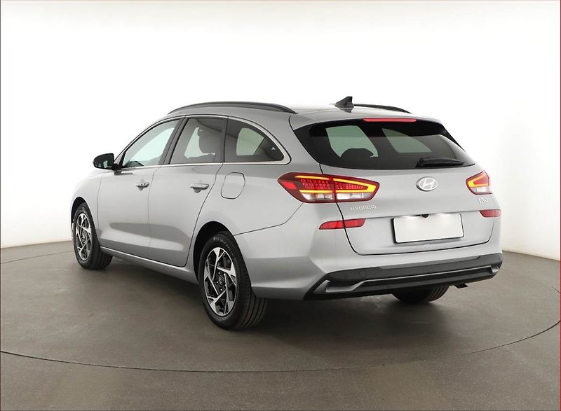 Hyundai i30 (2025) 1.0 T-GDI, STYLE, AUTOMAT - fotka 4 z 21