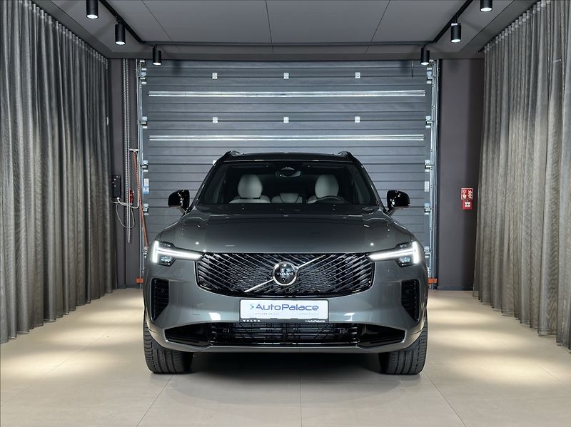 Volvo XC90 (2026) 2,0 T8  Plus Dark - fotka 6 z 37
