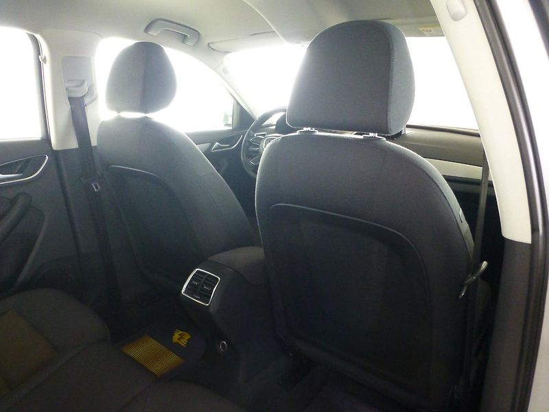 Audi Q3 (2012) 2,0TSI-125KW*NAVI**PARK.S**4X4 - fotka 22 z 26
