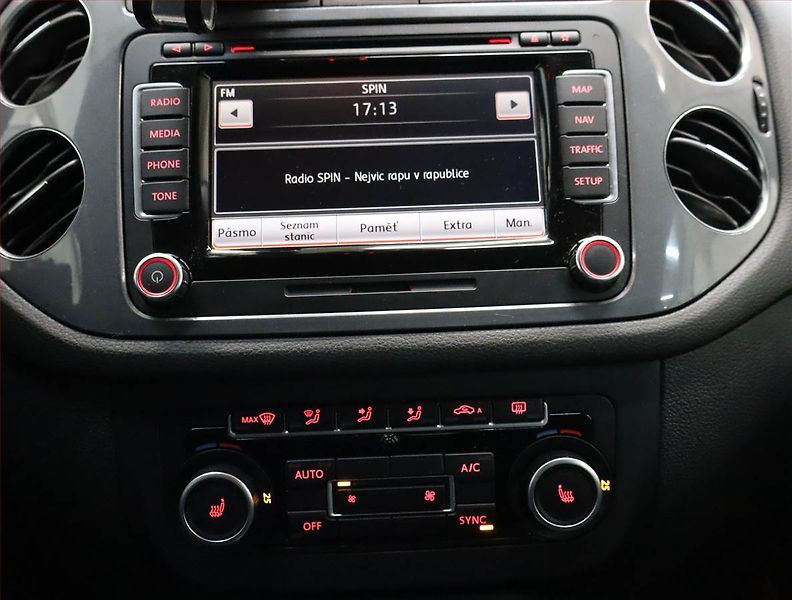 Volkswagen Tiguan (2013) 2.0 TSI, 4X4, Automat - fotka 12 z 22