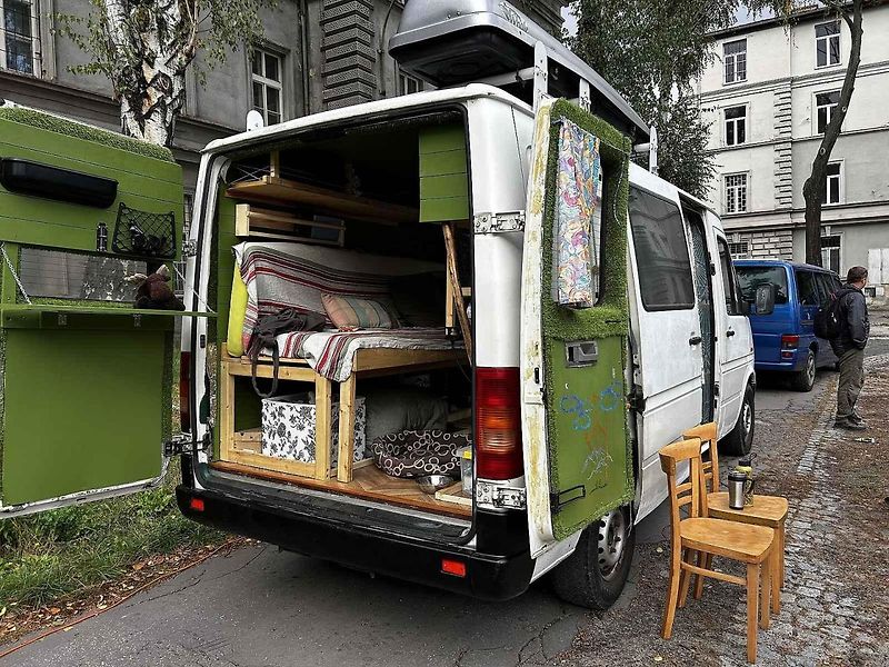 DIY karavan festival na Žižkárně v Českých Budějovicích. Dodávka Stanislava Vlažného.