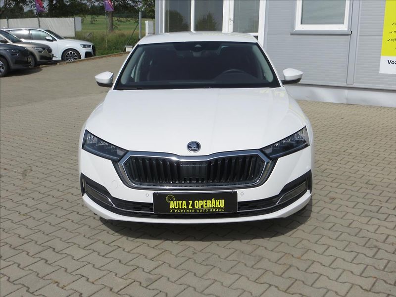 Škoda Octavia 2,0 TDI Style ČR Kamera Výhřev - fotka 2 z 29