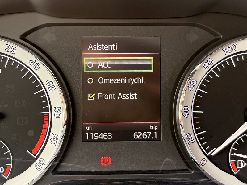 Škoda Karoq (2019) TDI 110 kW DSG Sportline - taž - fotka 12 z 33