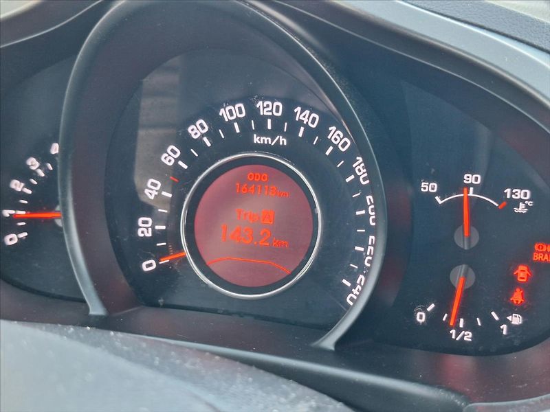 Kia Sportage 2,0 CRDI  Comfort Plus 4X4 CZ - fotka 11 z 15