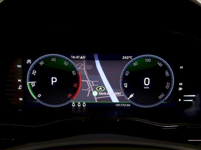 Škoda Superb (2021) STYLE  1.5TSI 110KW DSG - fotka 18 z 39