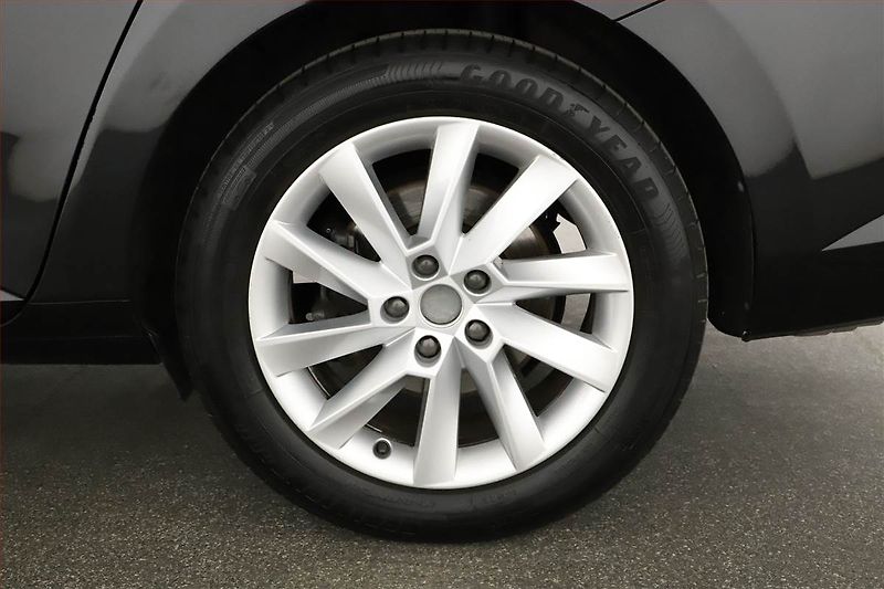 Škoda Superb (2024) Style 1.5 TSI - fotka 12 z 19