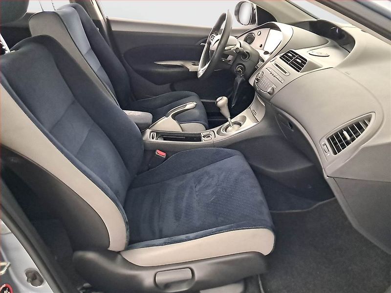 Honda Civic (2008) 1.4 i-DSI, jezdí výborně - fotka 9 z 16