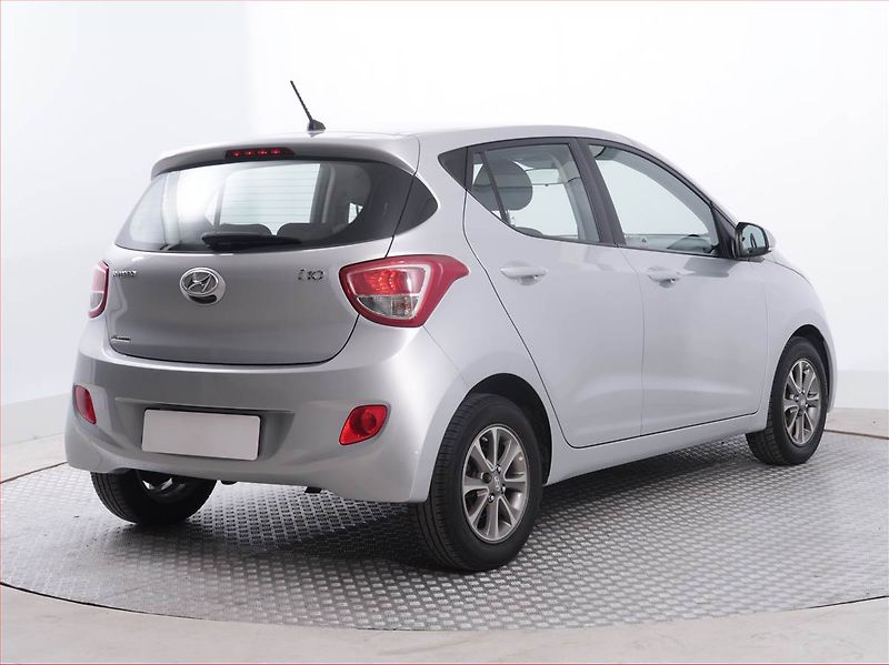 Hyundai i10 (2013) Comfort 1.0, Serv.kniha - fotka 5 z 17