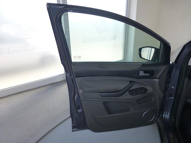 Ford Kuga (2011) 2,0TDCI-120KW*VYHŘ.S*PANOR*4X4 - fotka 10 z 26