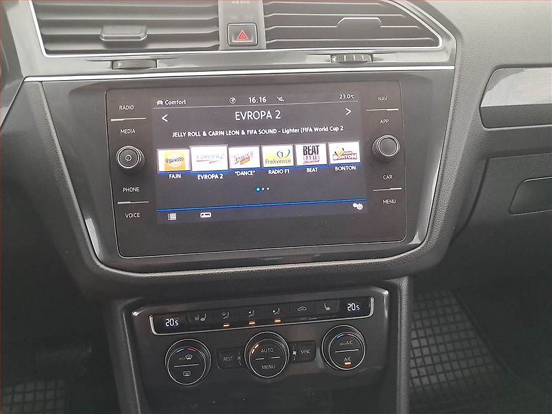 Volkswagen Tiguan (2017) R-Line 2.0 TDI, 4X4, Automat - fotka 12 z 20