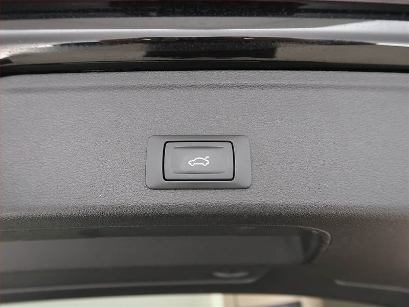 Audi A4 (2020) 30 TDI, Automat, Kůže, Navi - fotka 18 z 21