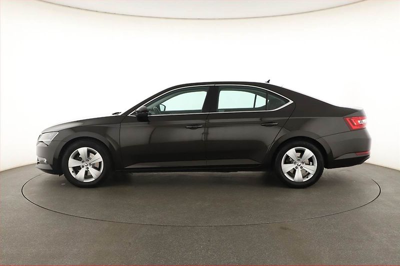 Škoda Superb (2018) 2.0 TDI, Automat, Xenony - fotka 3 z 20