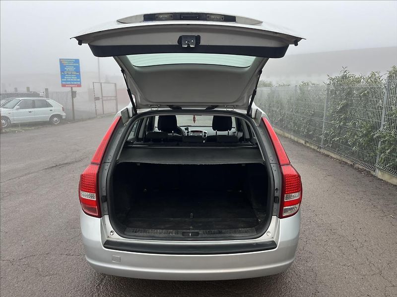 Kia Ceed 1,6 CRDi 16V KLIMA ALU SERVIS - fotka 26 z 29