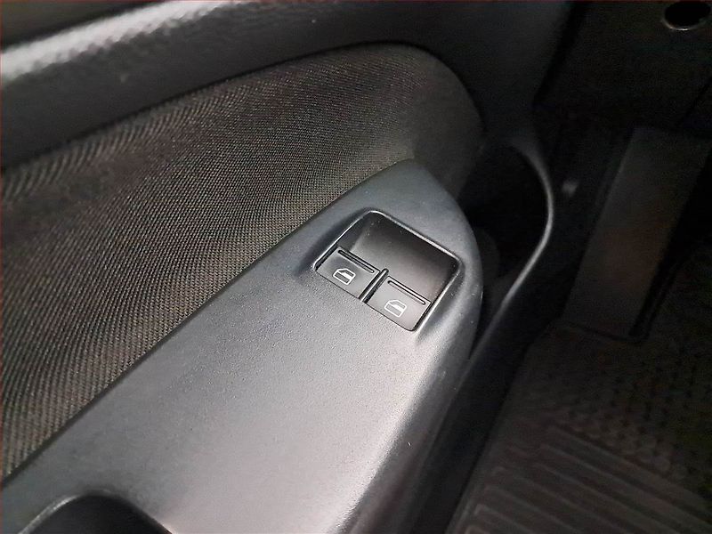 Škoda Octavia (2012) 1.6, ČR,1.maj - fotka 15 z 15