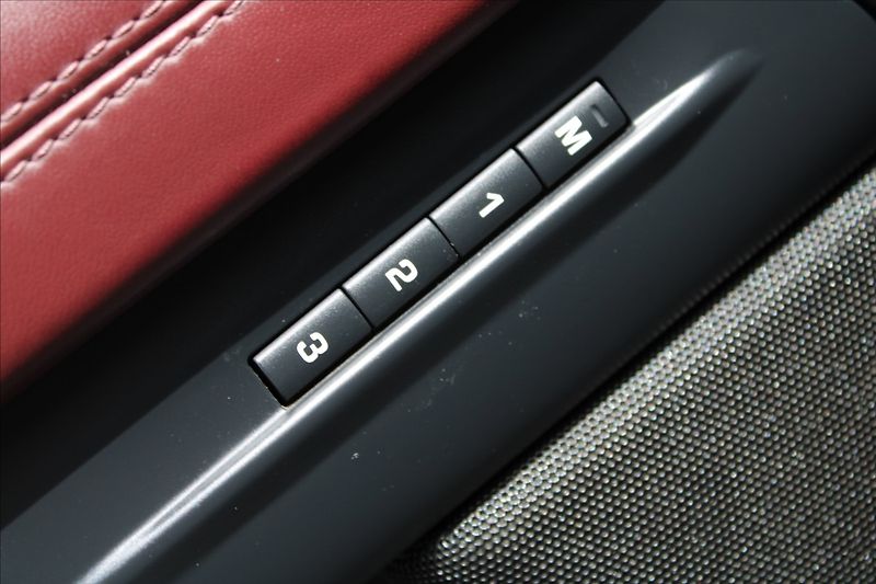 Land Rover Range Rover Evoque 2,0 P250  DPH,4x4,R-DYNAMICS - fotka 29 z 42