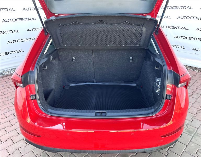 Škoda Scala 1,5 TSi,110kW,1.maj.,ČR,STK 8/ - fotka 10 z 22