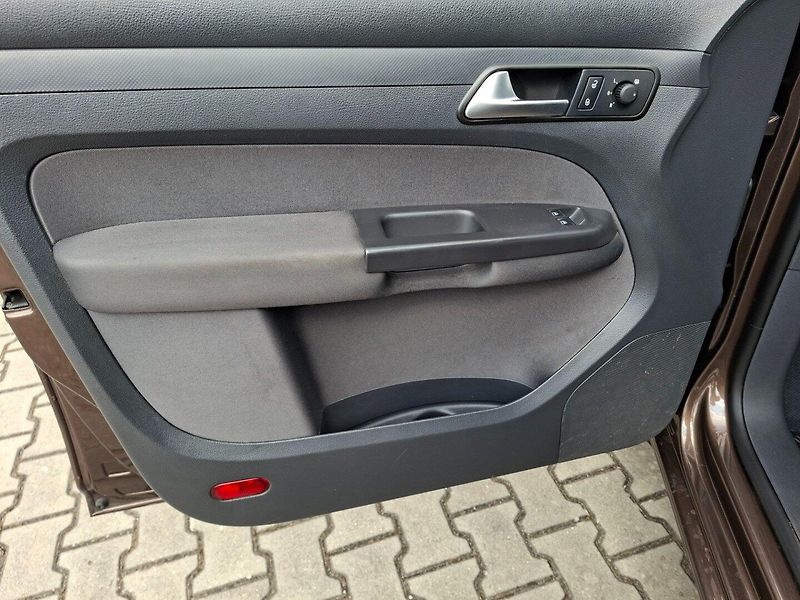 Volkswagen Caddy (2014) MAXI 1.6TDI 75kW -ČR-7.MÍST - fotka 21 z 46