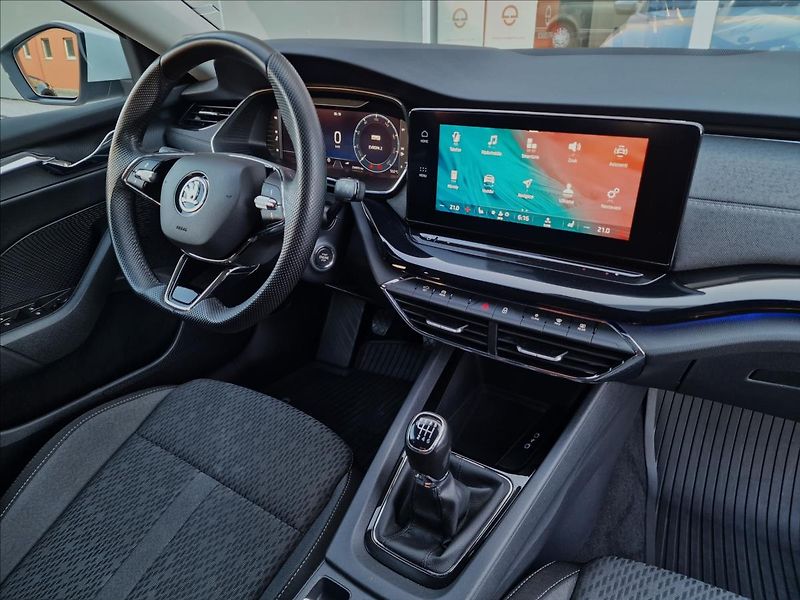 Škoda Octavia 2.0TDI Style, původ ČR,1.Maj. - fotka 39 z 50