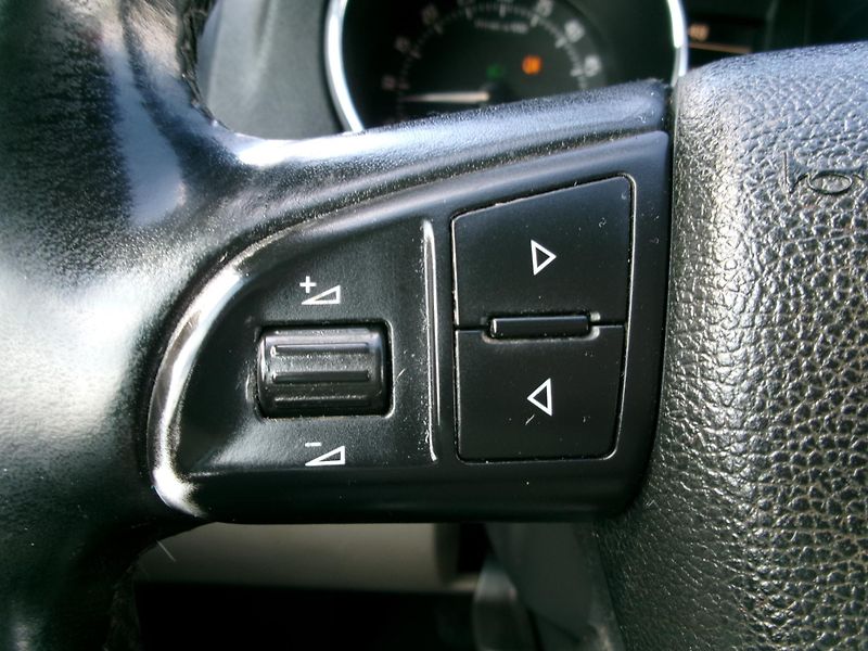 Škoda Yeti (2010) 2,0TDI 4x4 AC BT TEMP VÝHŘEV - fotka 17 z 29