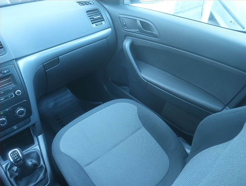 Škoda Yeti (2011) 2.0 TDI - fotka 8 z 14