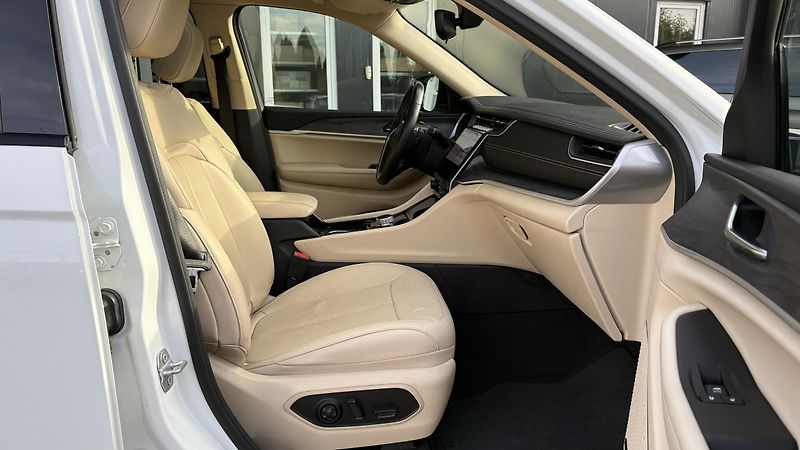 Jeep Grand Cherokee 3.6iL 7.míst Limited  - fotka 8 z 17
