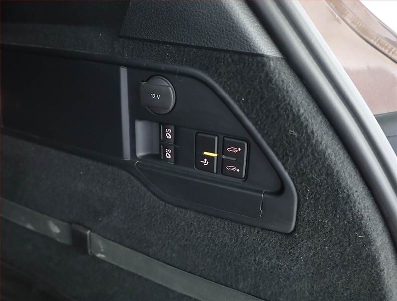 Volkswagen Touareg (2011) 3.0 TDI, 4X4, Automat - fotka 19 z 21