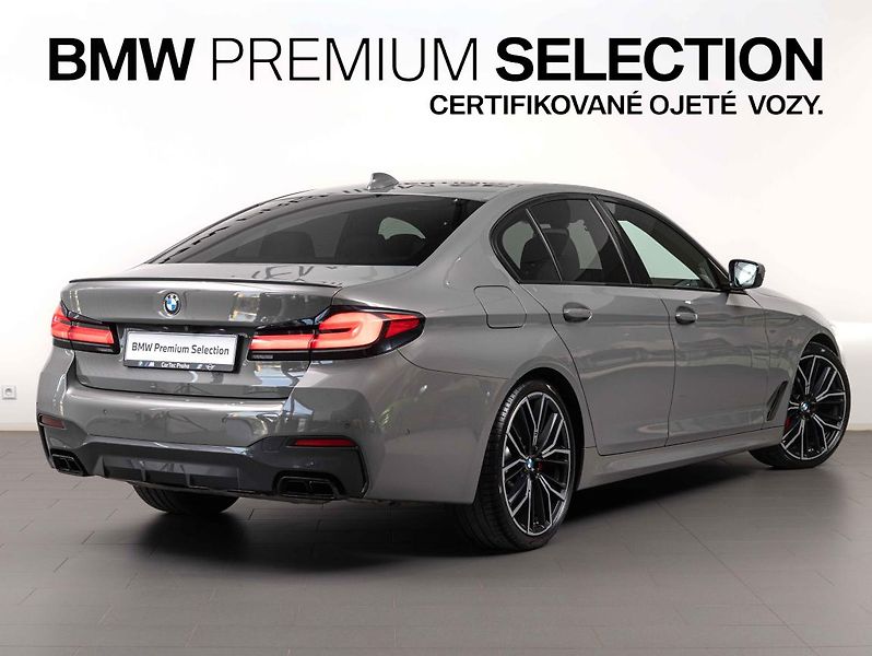 BMW Řada 5 M550i xDrive - fotka 5 z 23