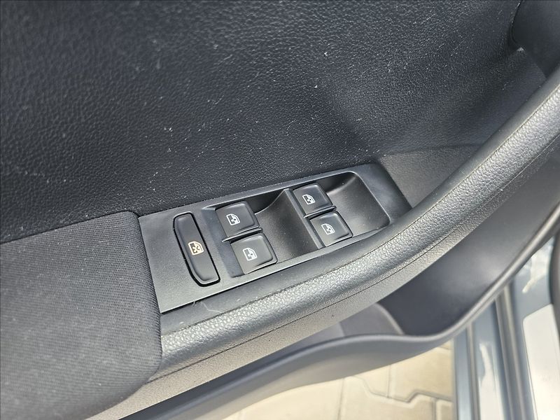 Škoda Fabia III 1,2TSi 66KW Ambition - fotka 14 z 48