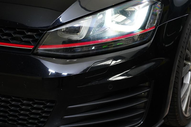 Volkswagen Golf - fotka 9 z 25