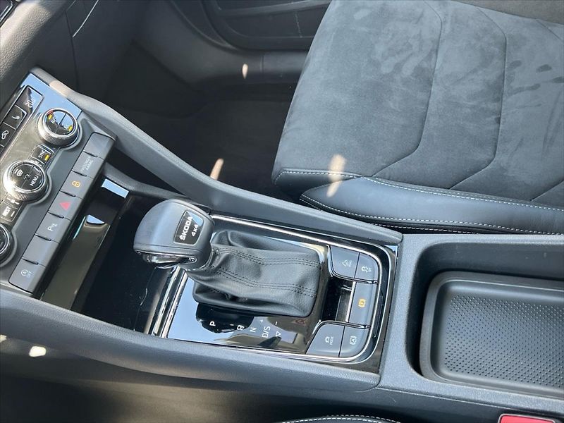 Škoda Kodiaq 2,0 TDi 147kW 7DSG 4x4 STYLE P - fotka 18 z 28