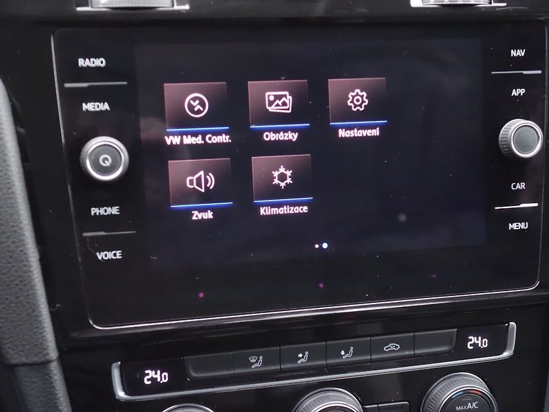 Volkswagen Golf (2019) 1.6TDI 85kW -ACC-VIRTUAL-DPH - fotka 18 z 34