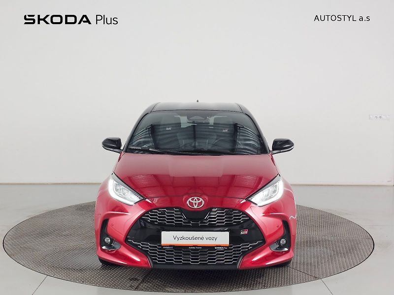 Toyota Yaris (2024) 1.5 HEV 130k GR SPORT - fotka 4 z 21