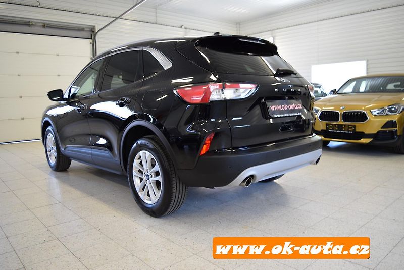 Ford Kuga 2.5 HYBRID TITANIUM 2023  - fotka 3 z 60